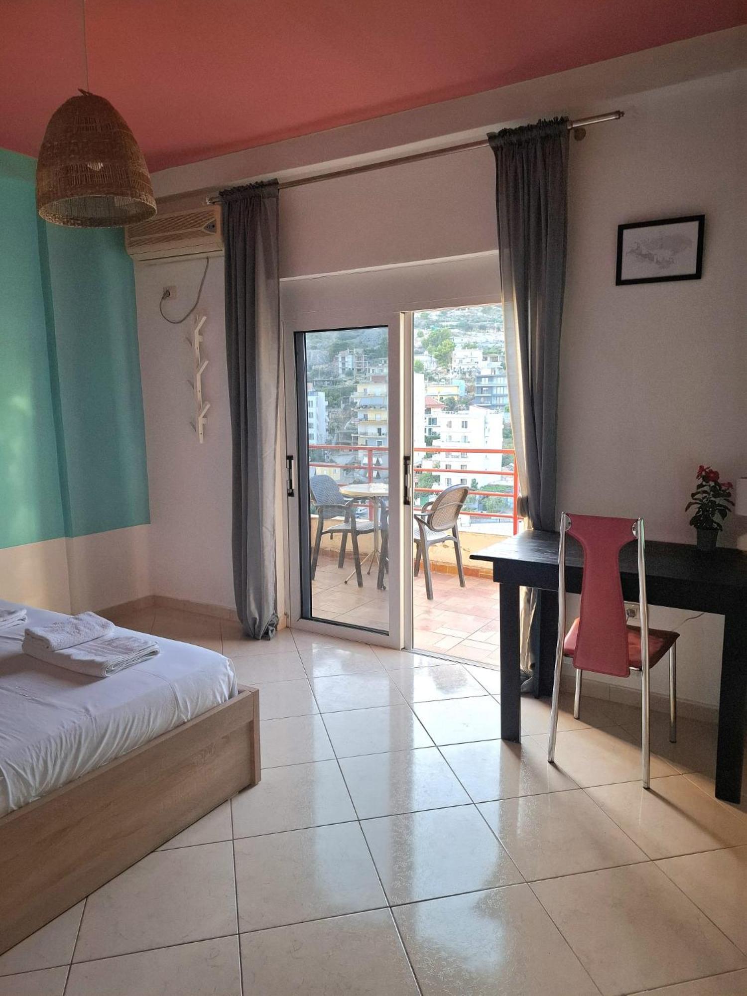 Hostel Hasta La Vista Saranda Extérieur photo